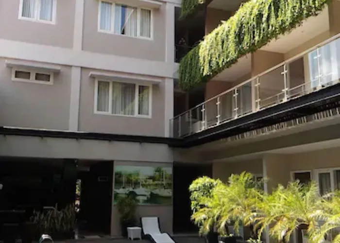 Ohana Hotel