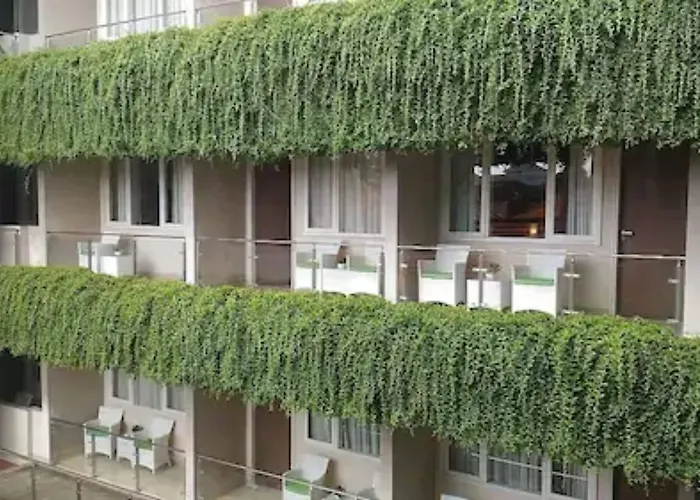 Ohana Hotel
